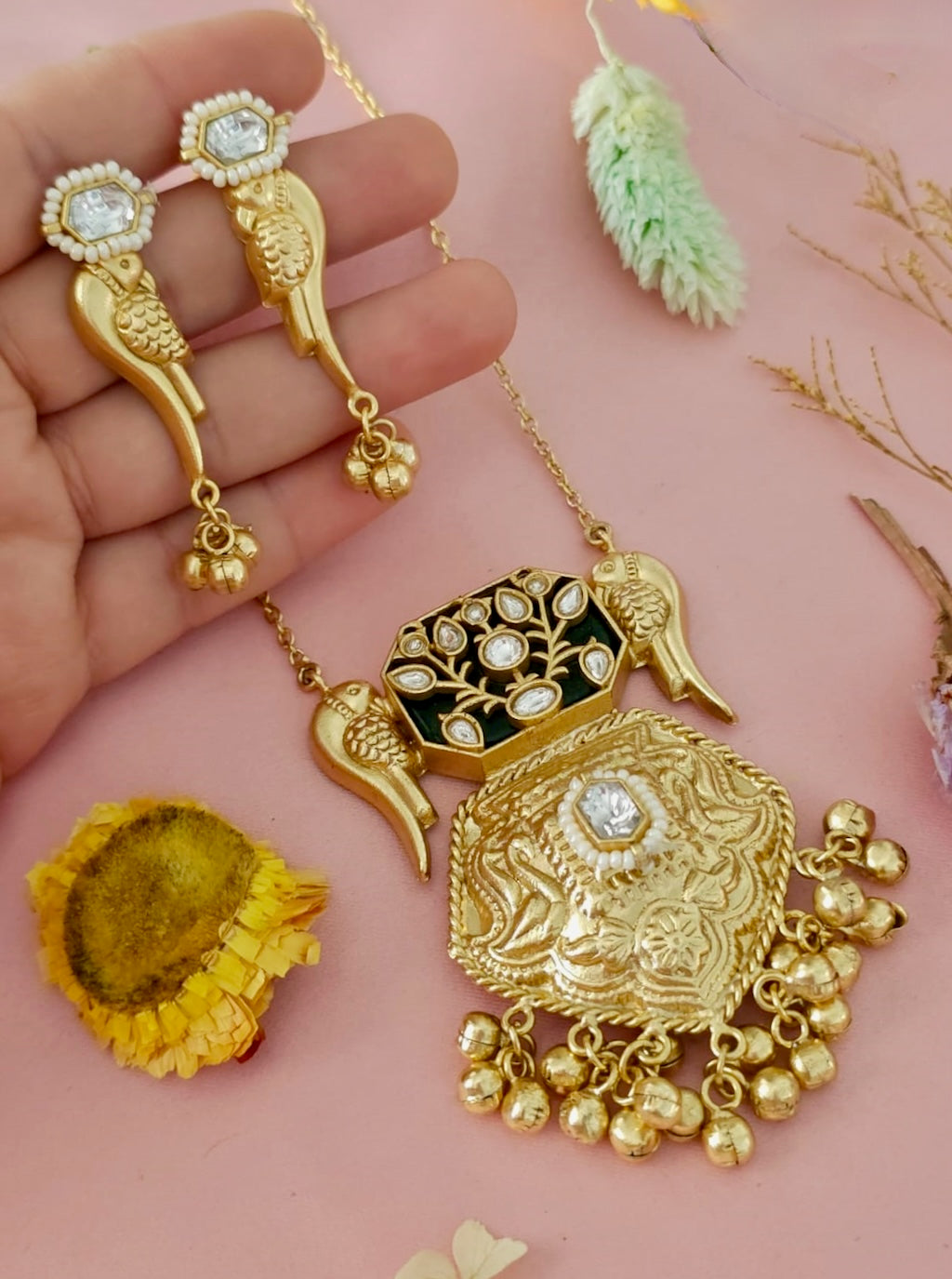 Devika Apala Inspired Pendant with Earrings