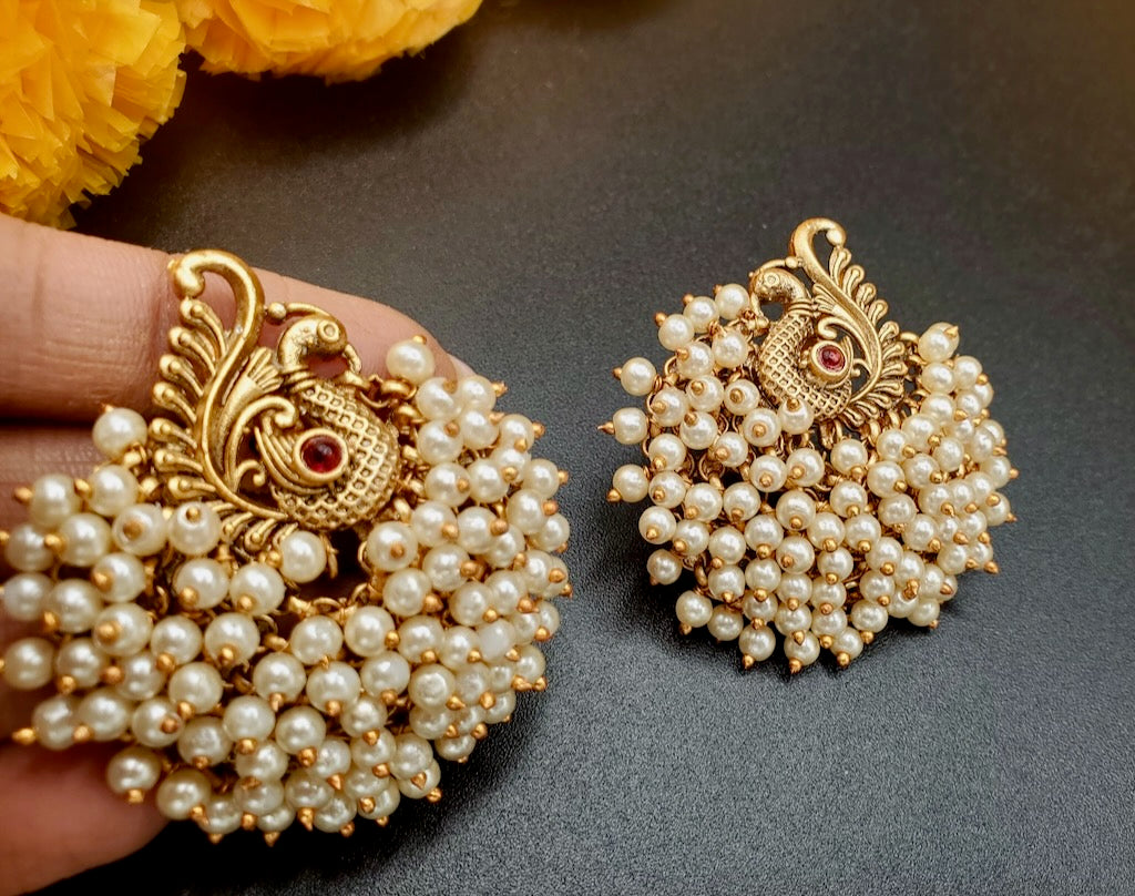Swathi Pearl Earrings