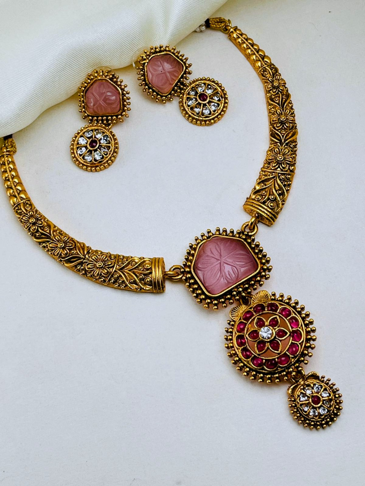 Swetha Kemp Hasli Set with Earrings