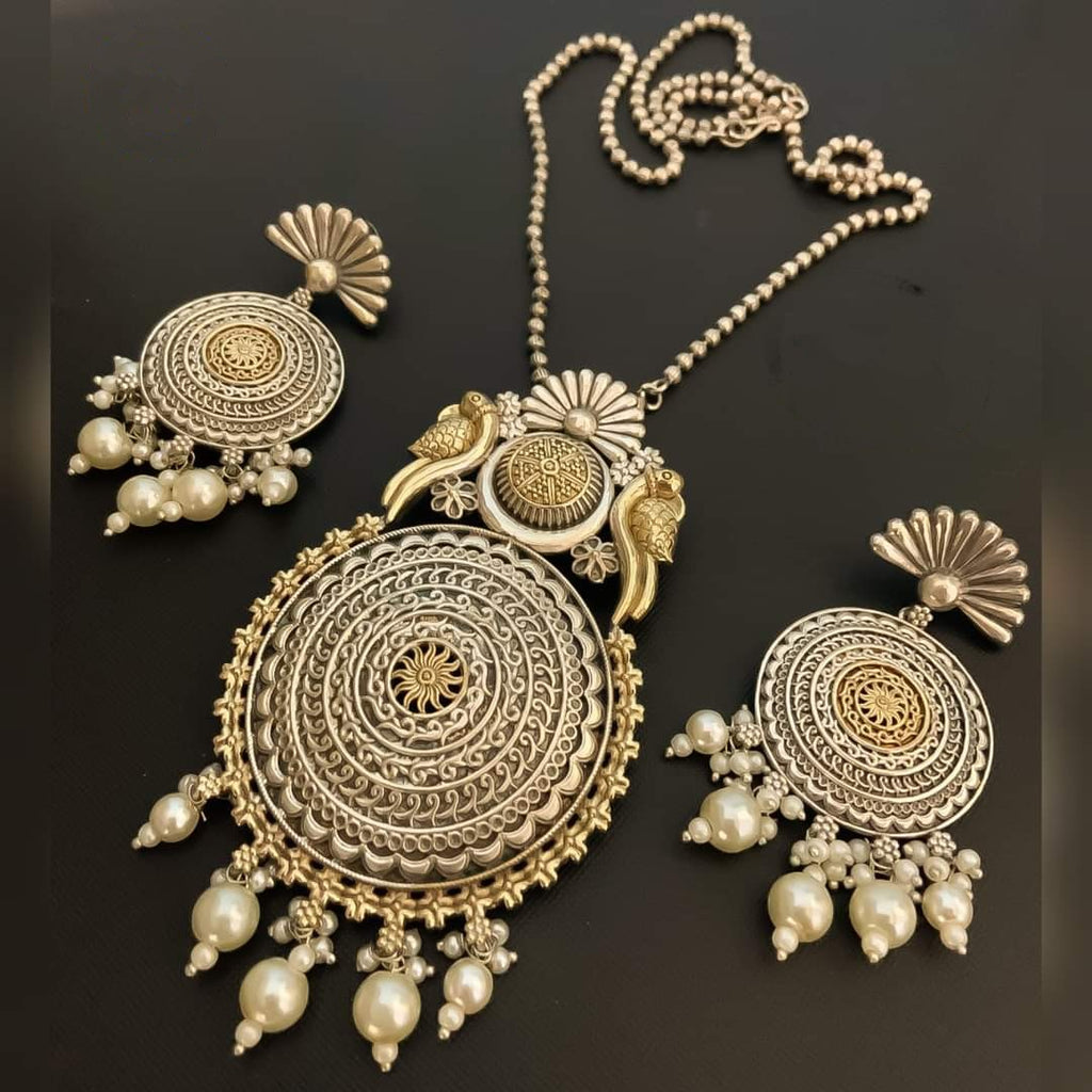 Ruhi German Silver Pendant with earrings