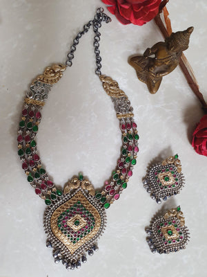 Aarthi Necklace Set