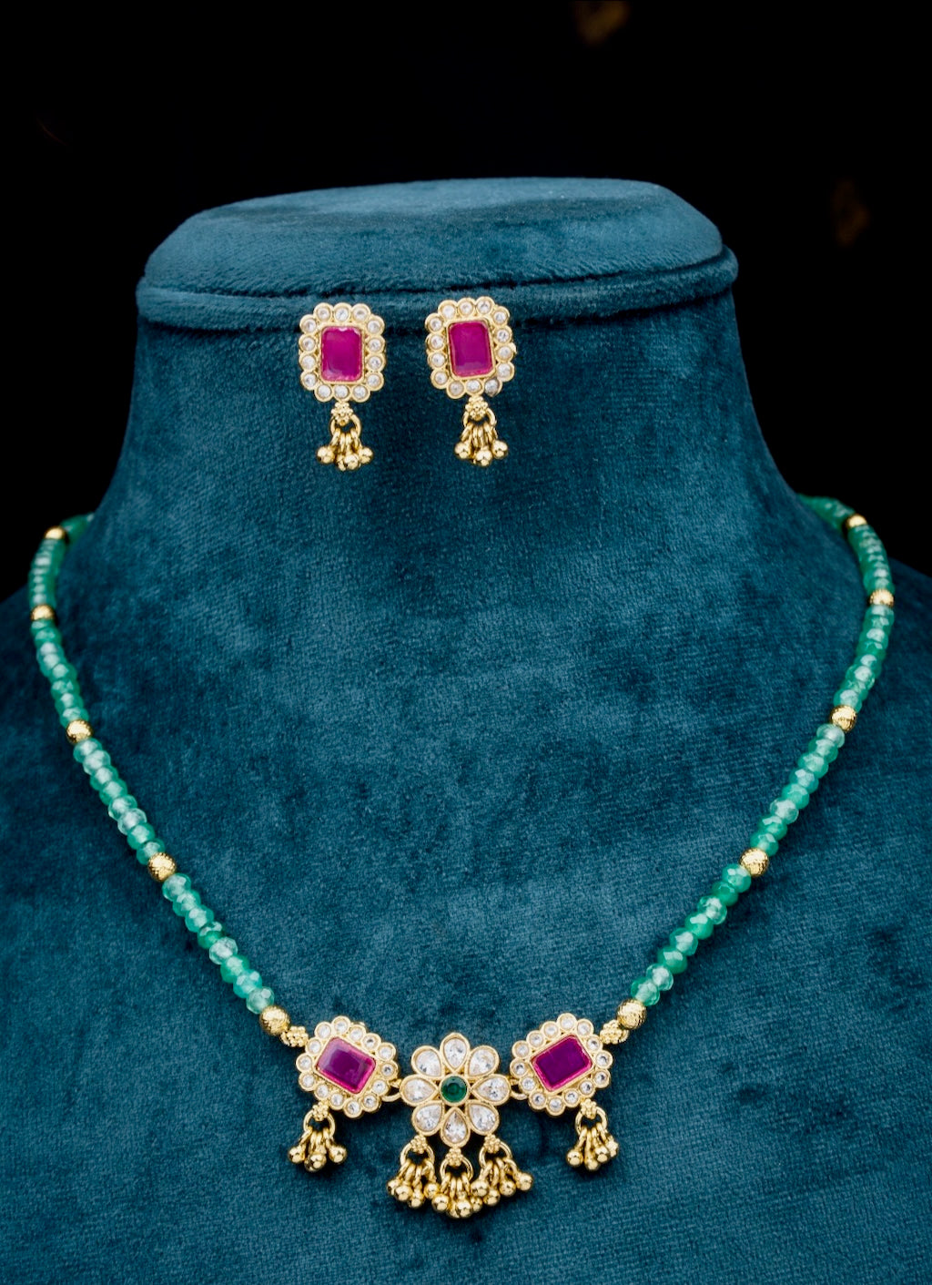 Sahana dainty necklace with earrings