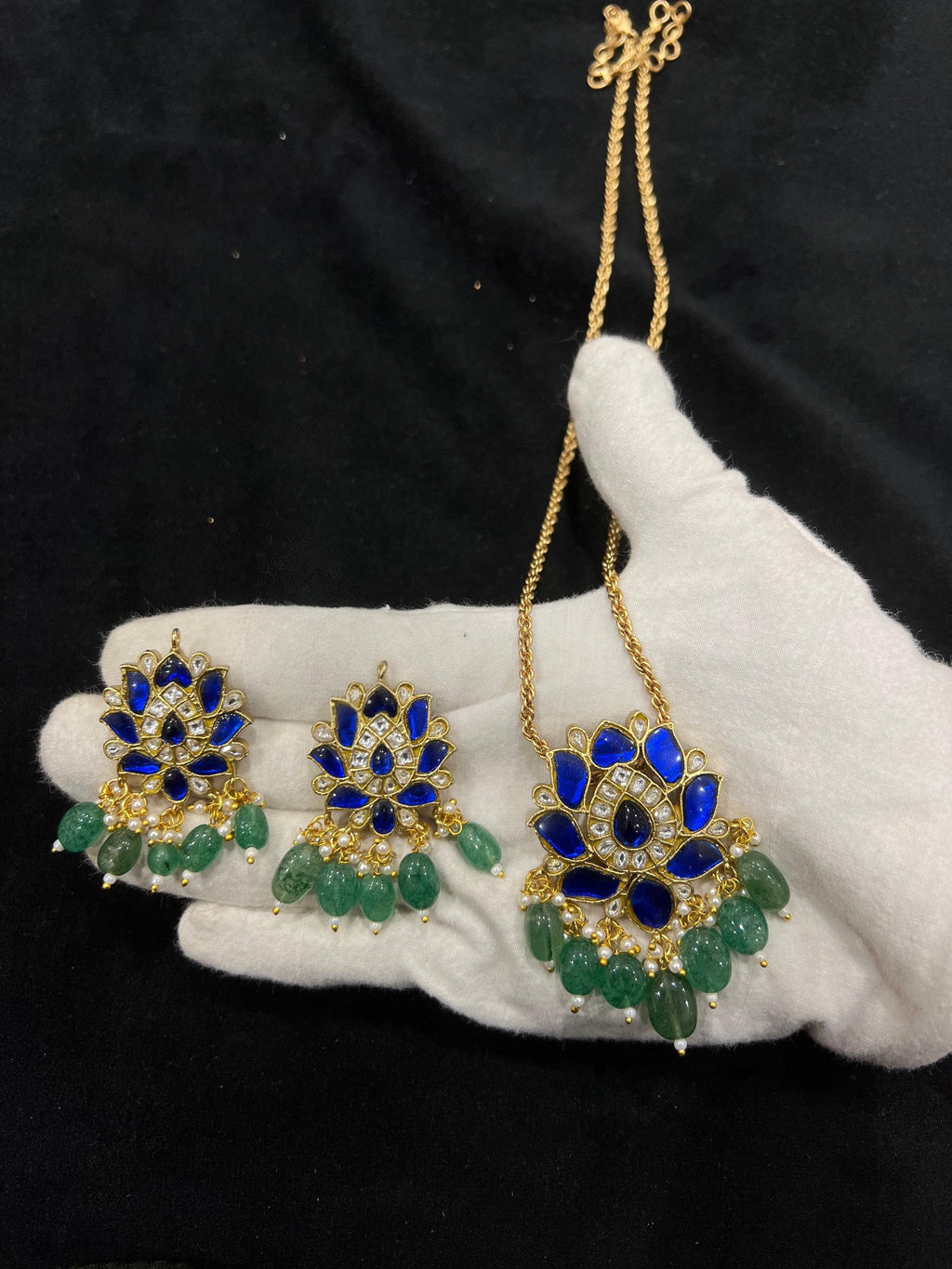 Anisa Jadau Kundan Pendant Set