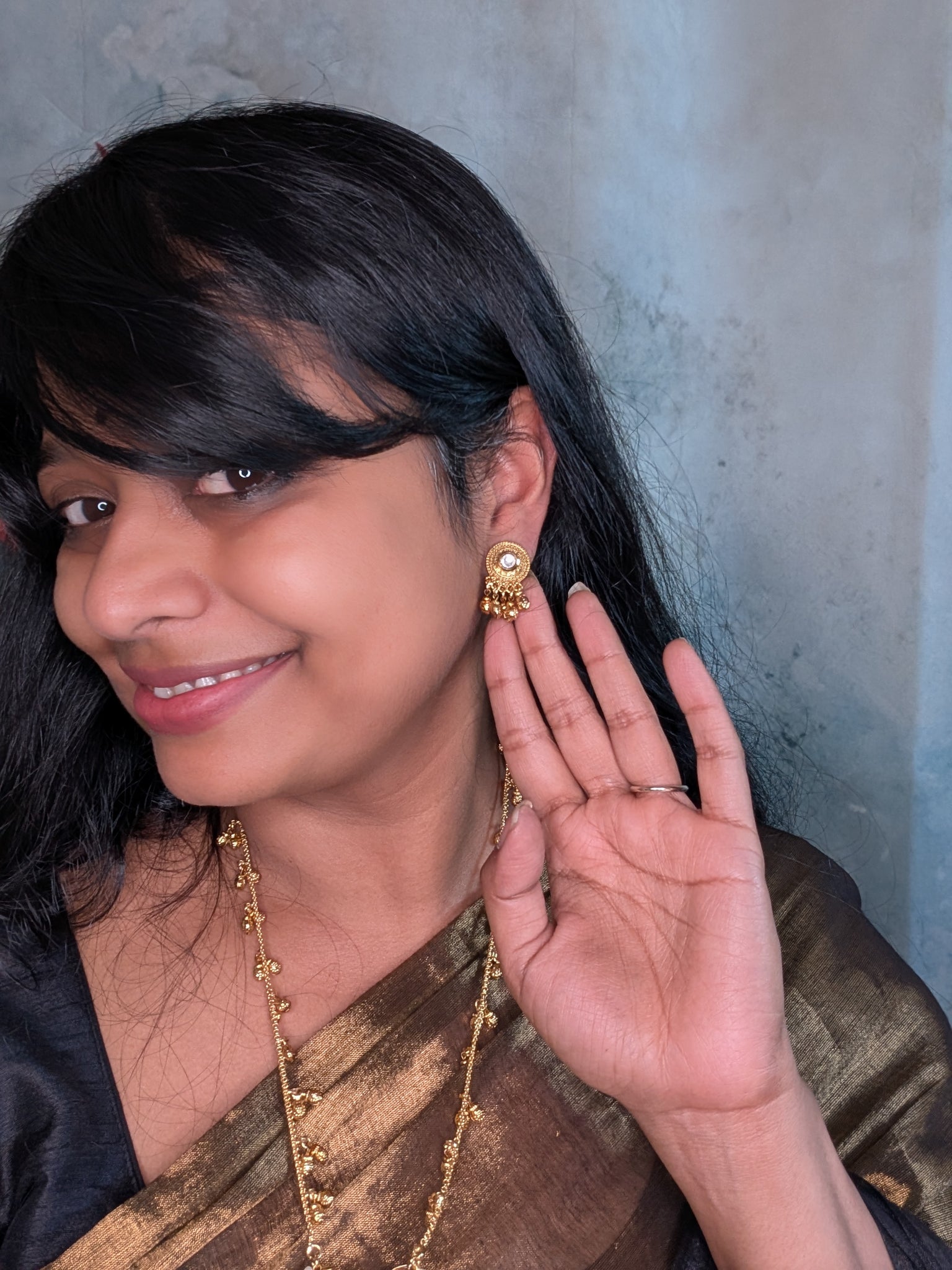 Vedhika Kemp Pendant with Earrings