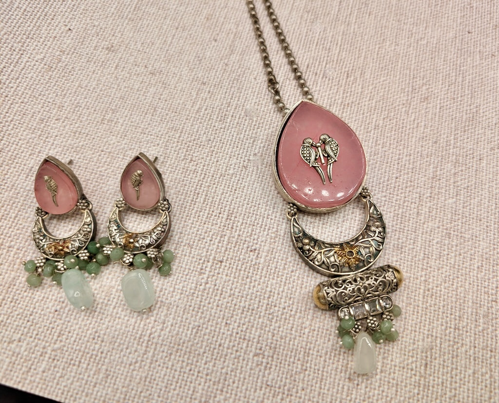 Siya Pendant Set with earrings