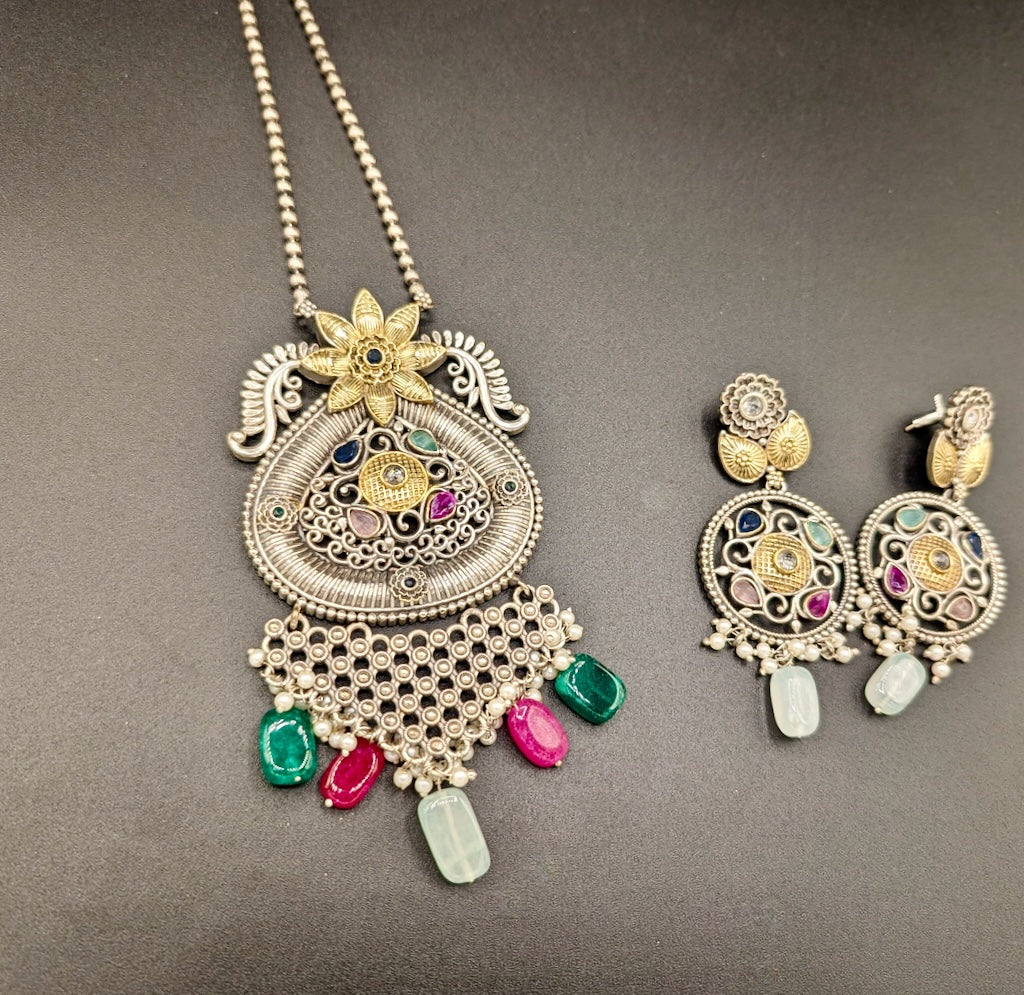 Yukti Pendant with Earrings