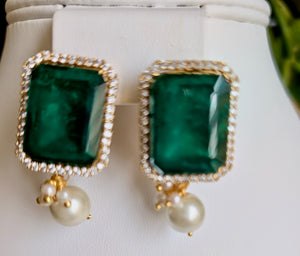 Rohini Emerald Green Doublet Pendant with Earrings