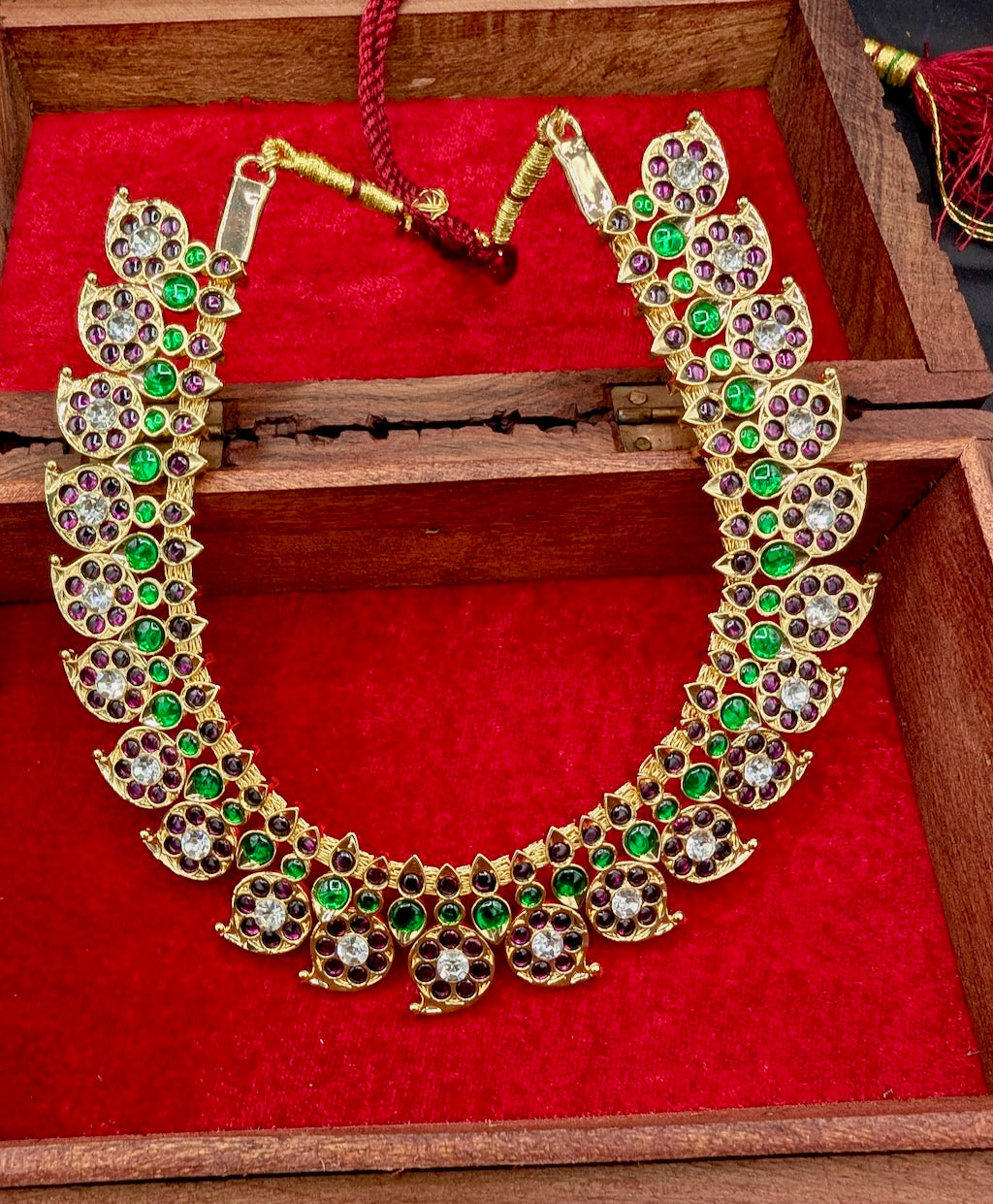 Anika Mango Kemp Necklace