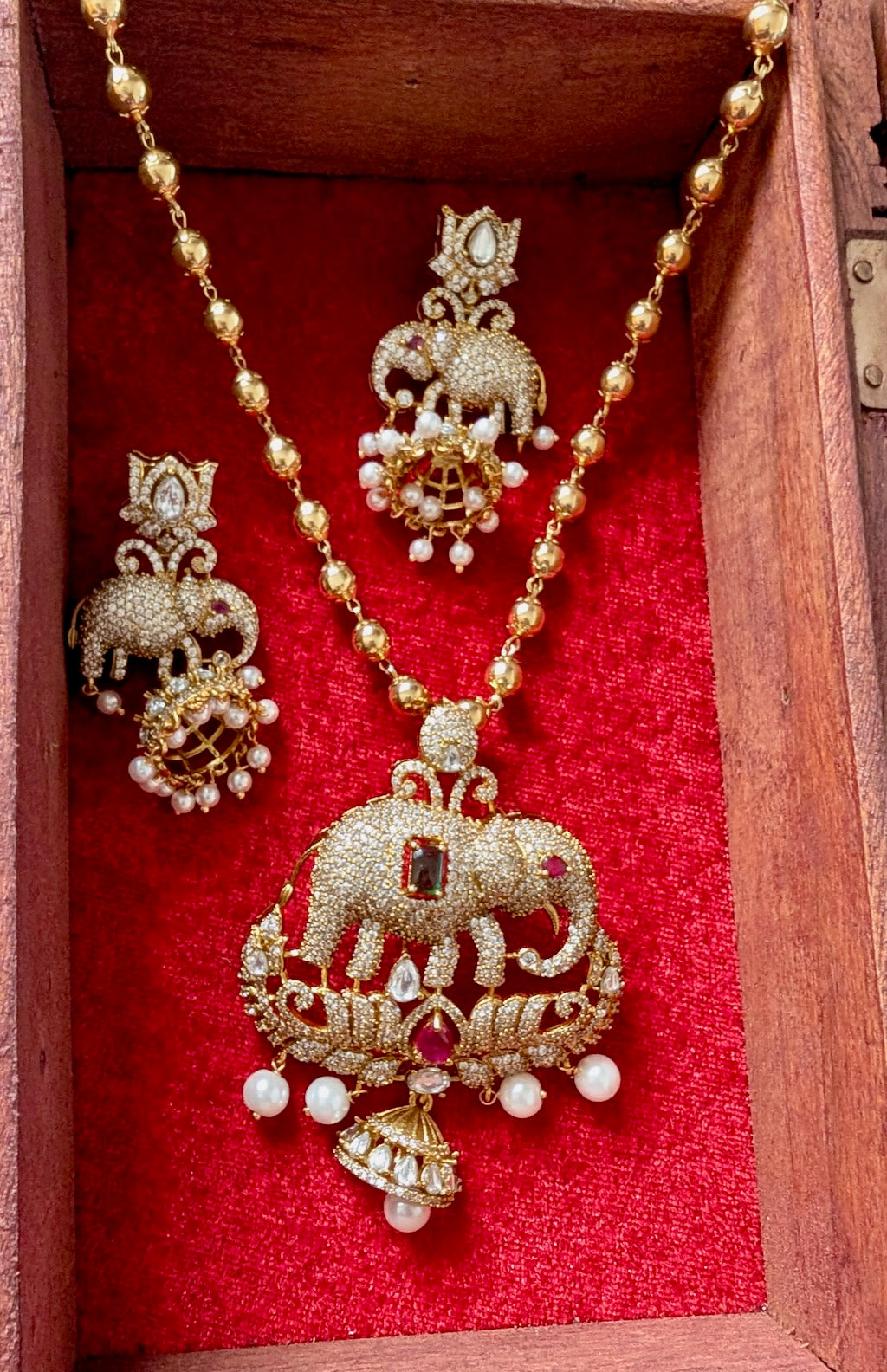 Vira Elephant Pendant with Earrings