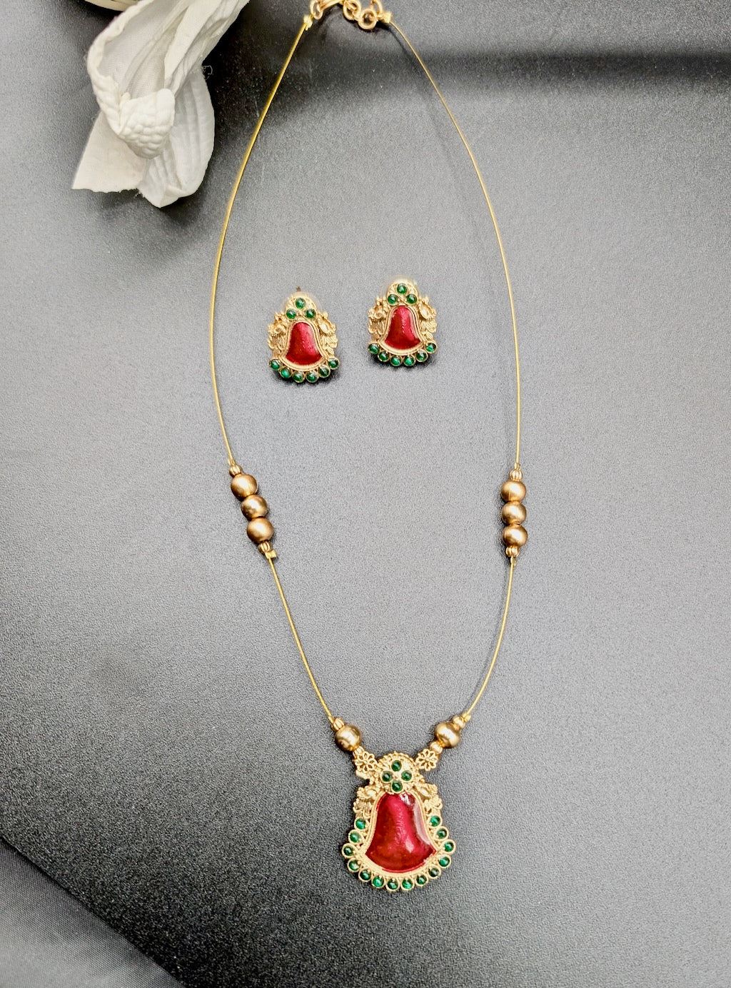 Palakka Invisible Chain with Earrings