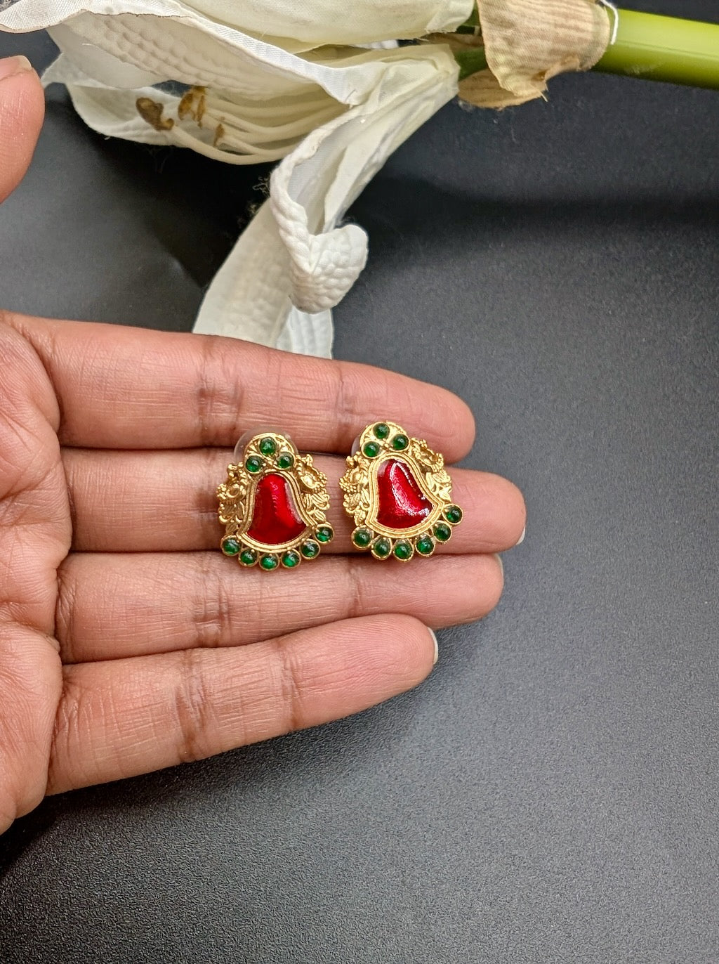 Palakka Invisible Chain with Earrings
