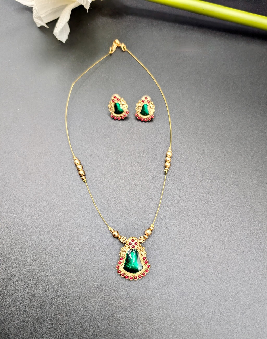 Palakka Invisible Chain with Earrings