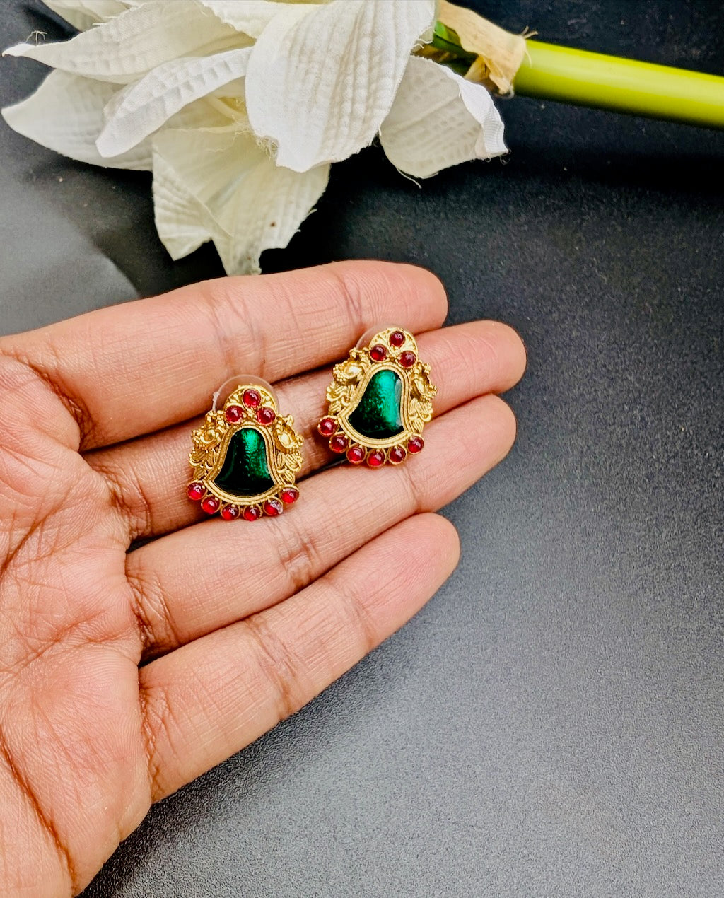 Palakka Invisible Chain with Earrings