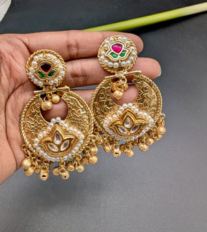 Aadhya Lightweight Ghungroo Chandbalis