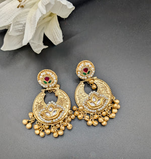 Aadhya Lightweight Ghungroo Chandbalis