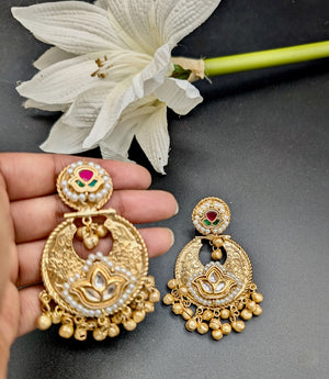 Aadhya Lightweight Ghungroo Chandbalis