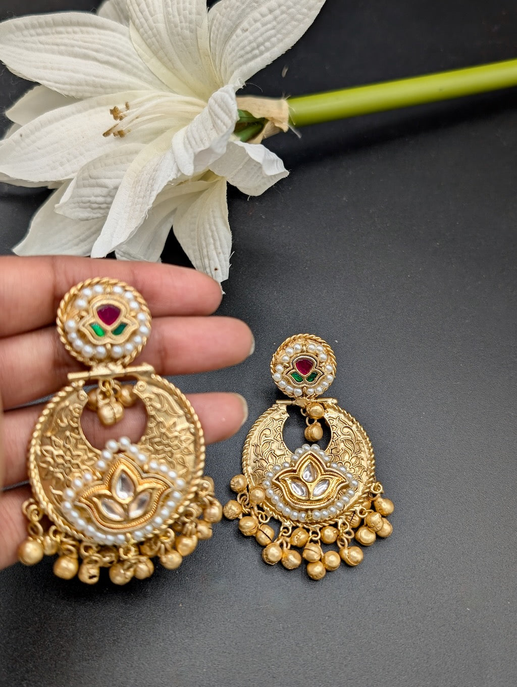 Aadhya Lightweight Ghungroo Chandbalis