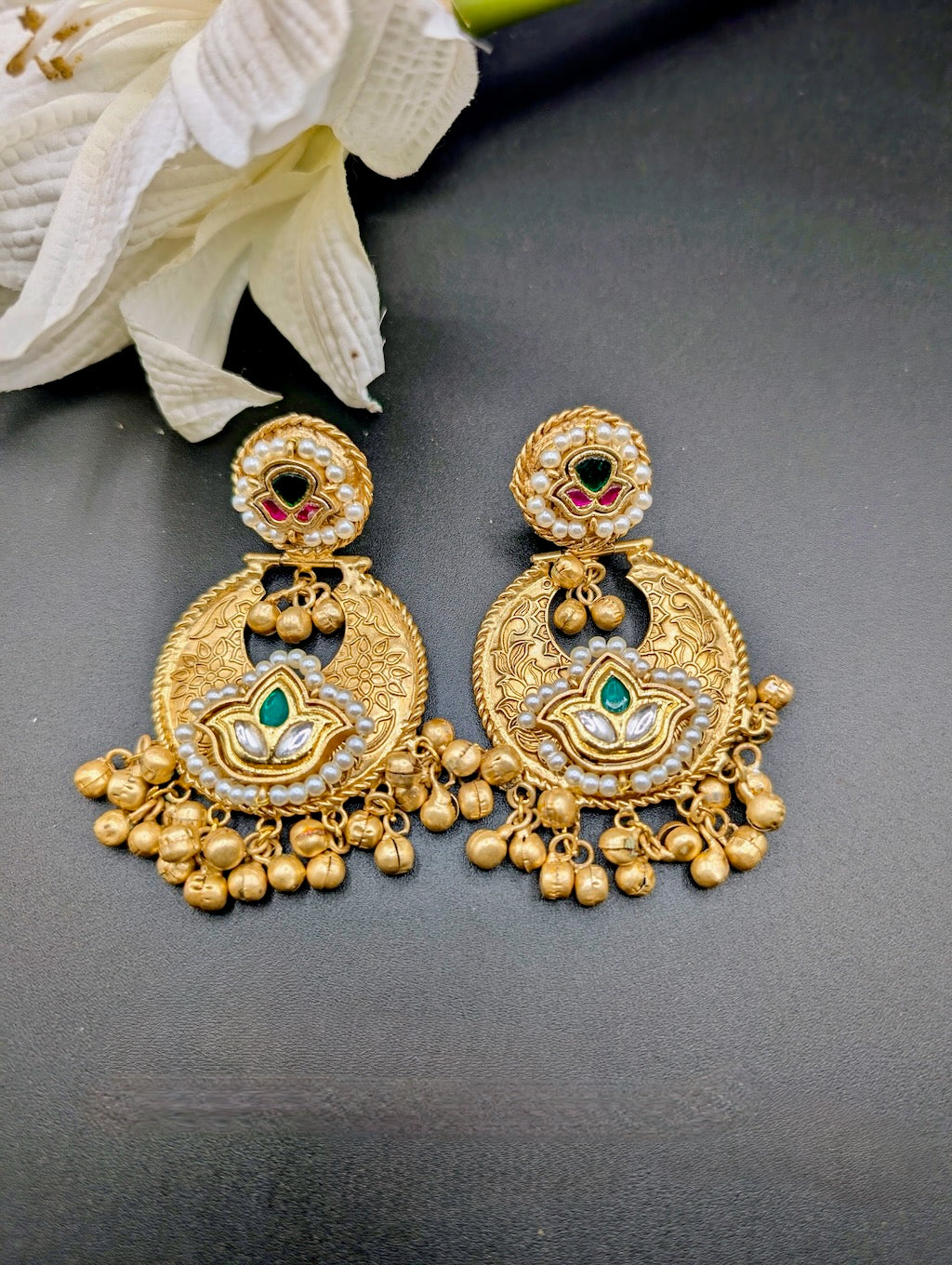 Aadhya Lightweight Ghungroo Chandbalis