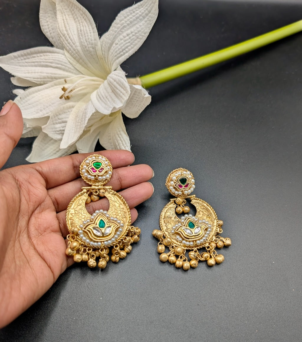 Aadhya Lightweight Ghungroo Chandbalis
