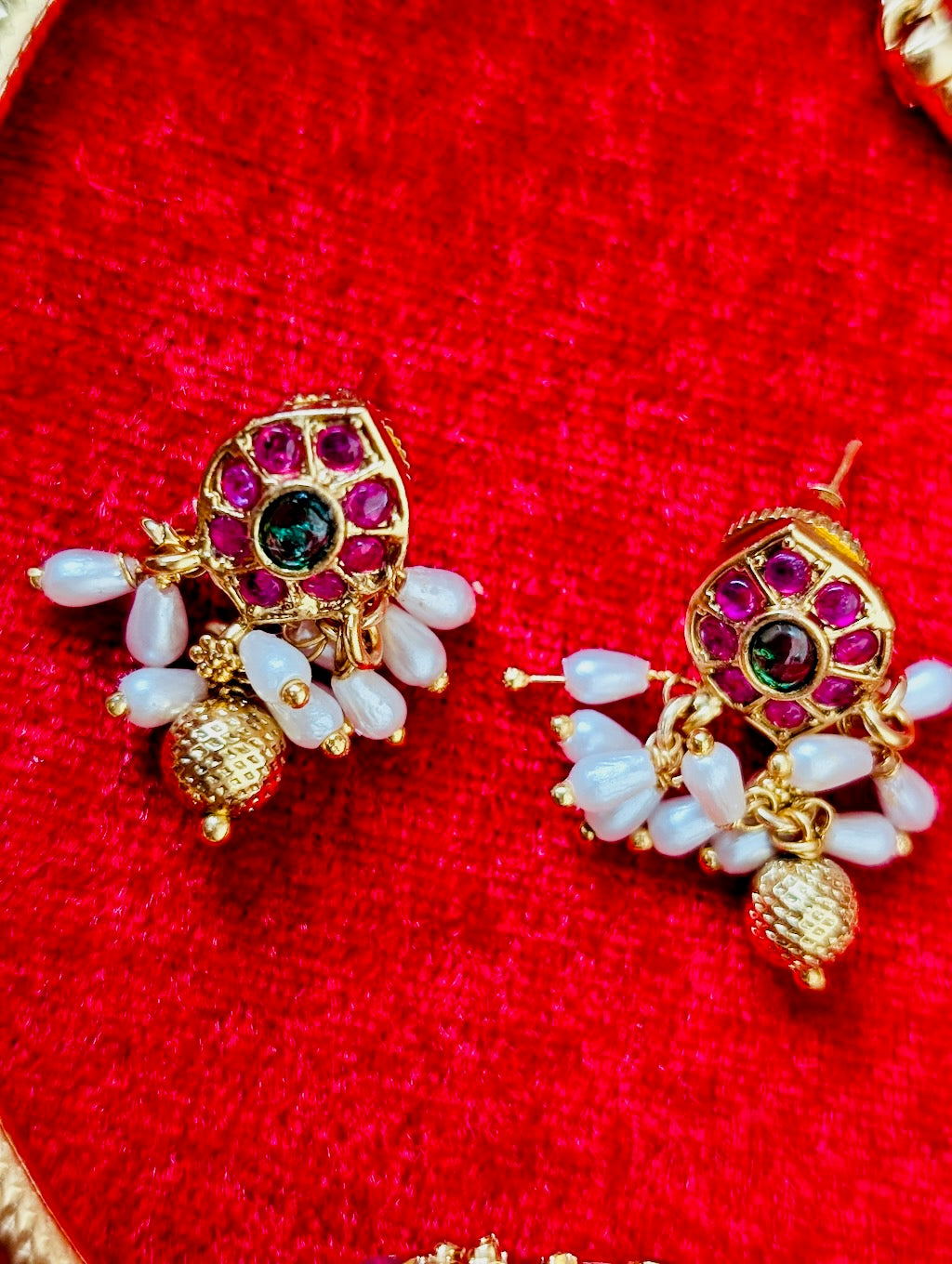 Rajam Kemp Hasli Set with Earrings