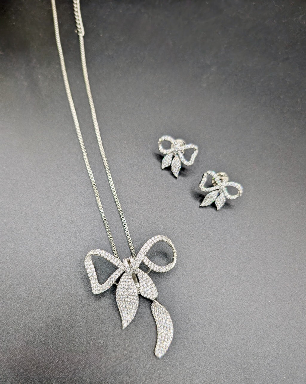 Designer Bow Pendant Set with Earrings