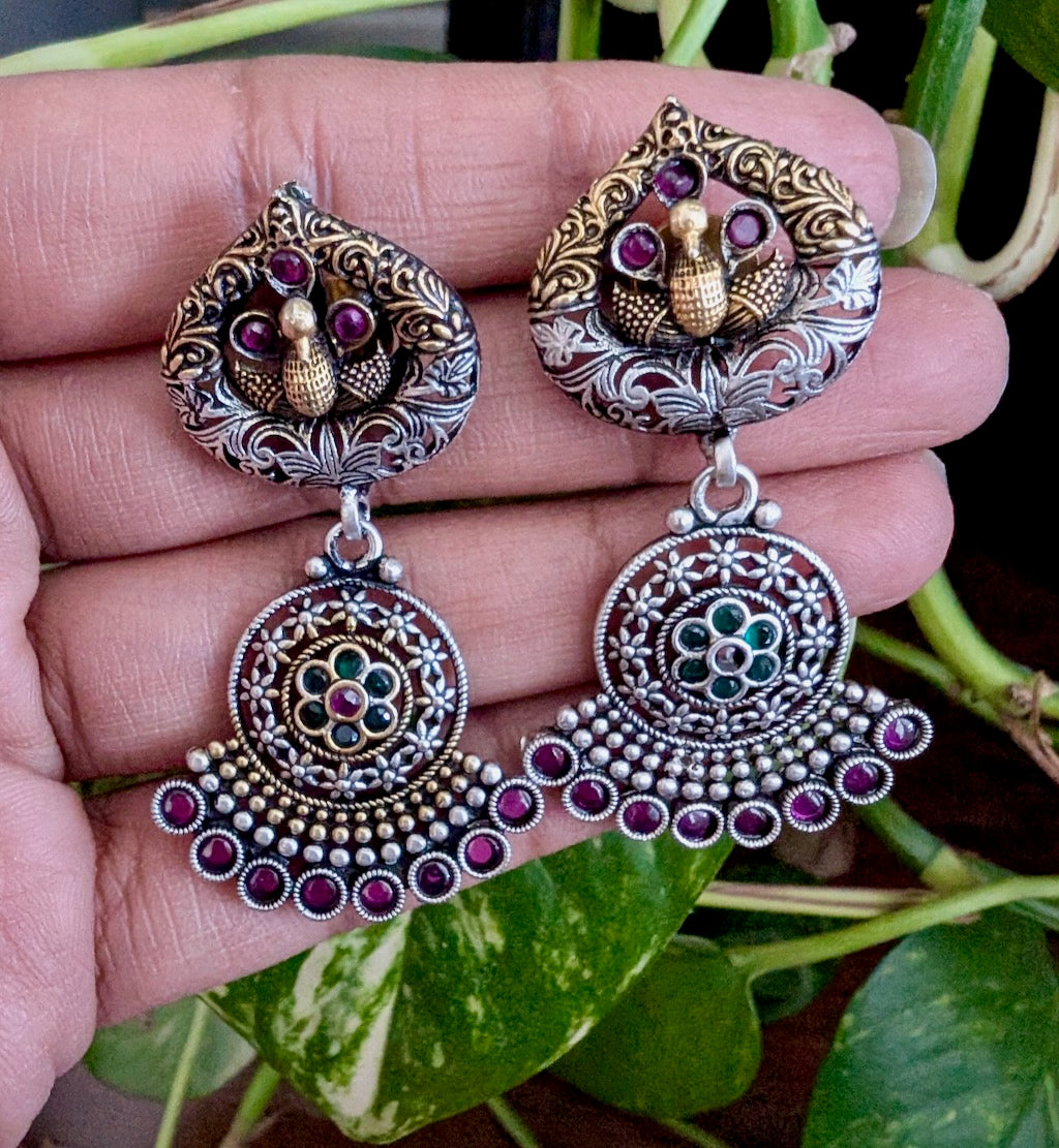 Zuri Dual Tone Chain with Inlay Pendant & Earrings (Available in 2 shapes)