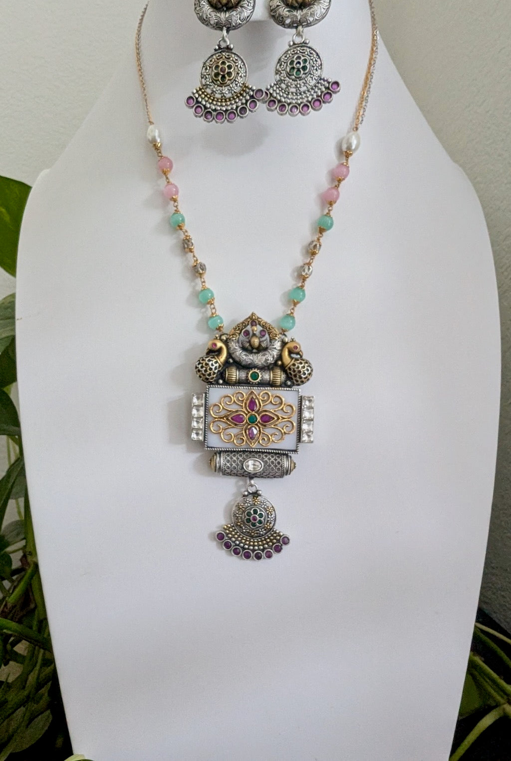 Zuri Dual Tone Chain with Inlay Pendant & Earrings (Available in 2 shapes)