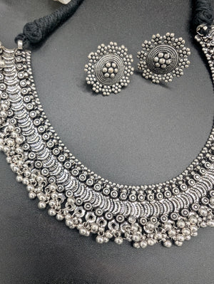Chaar Ratna Kolhapuri Set (Set includes necklace, earrings, ring & nosepin)