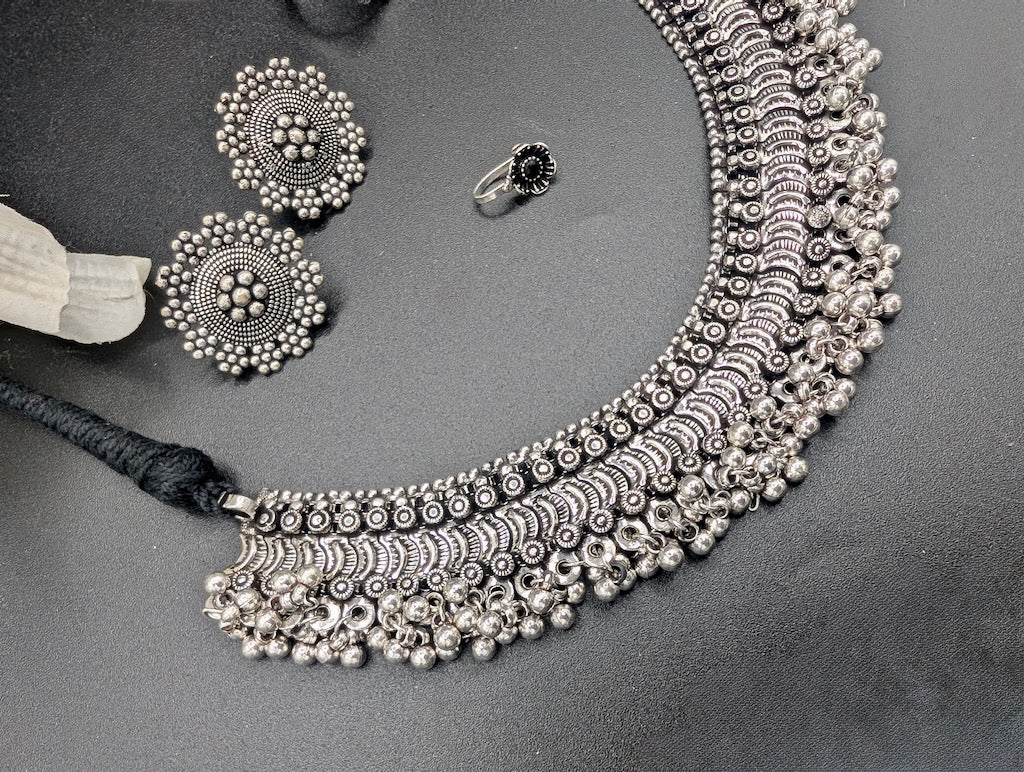 Chaar Ratna Kolhapuri Set (Set includes necklace, earrings, ring & nosepin)