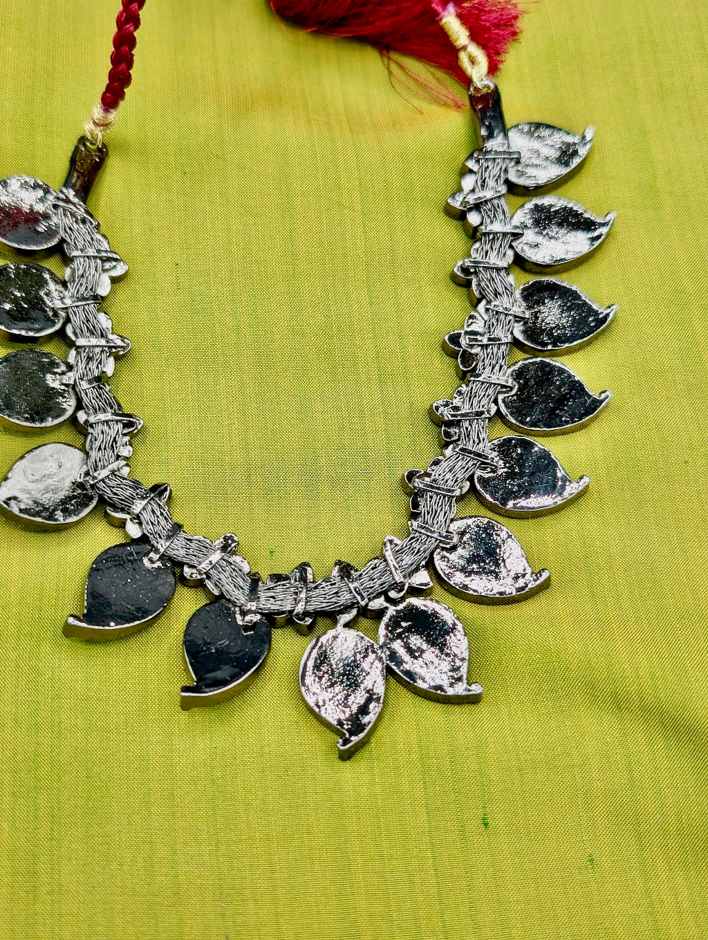 Anika Mango Kemp Necklace