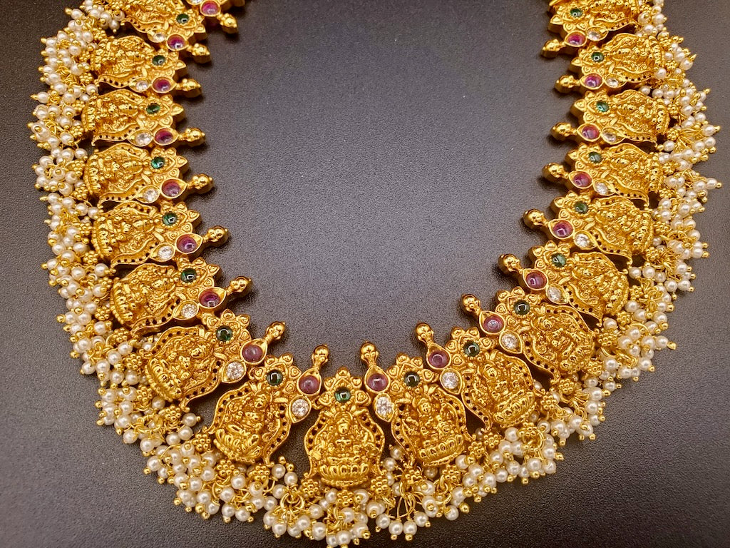 Kavya Antique Necklace Set