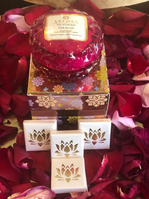 Scented Candle & Chocolate Gift Set